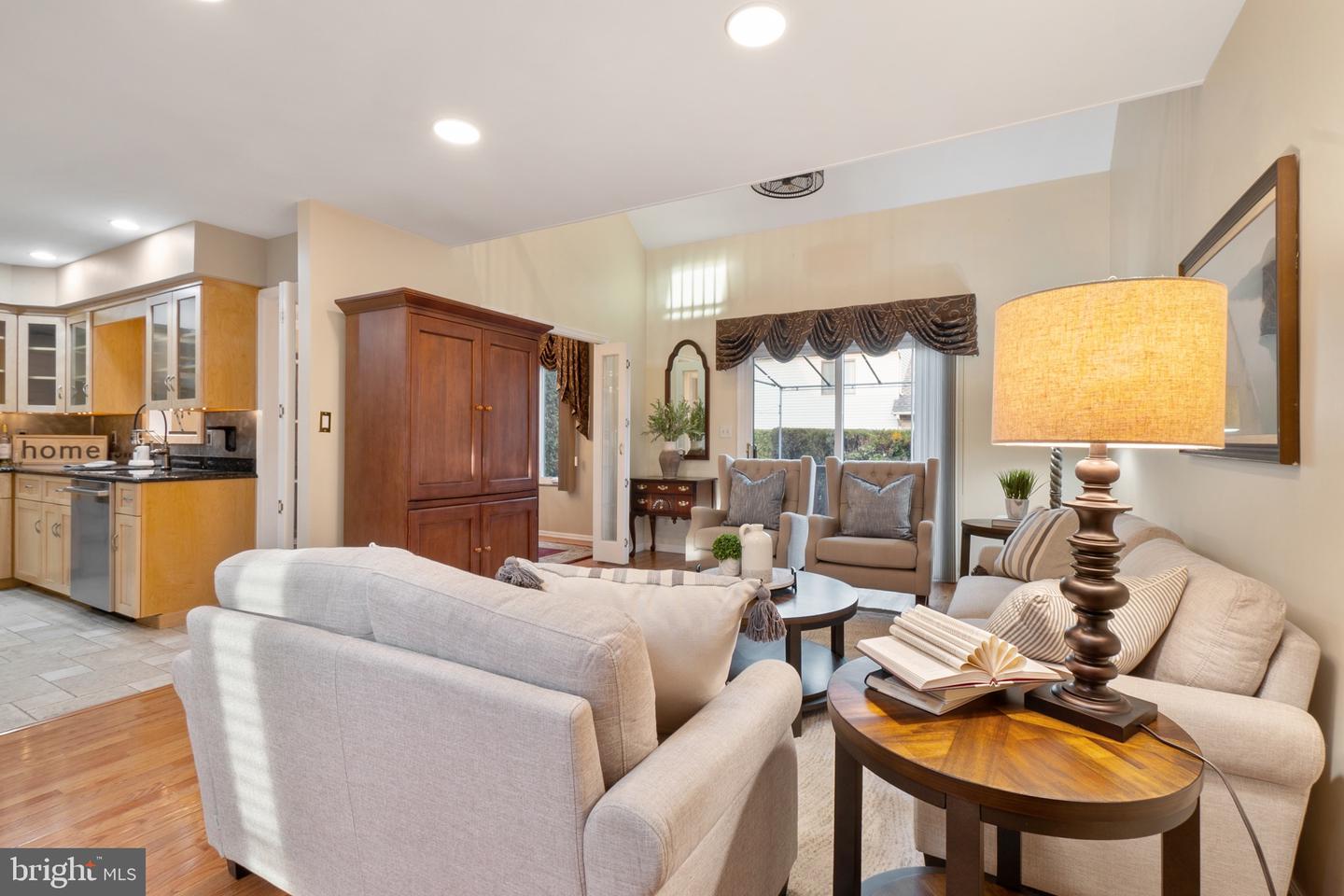 3246 Oakland Square Dr