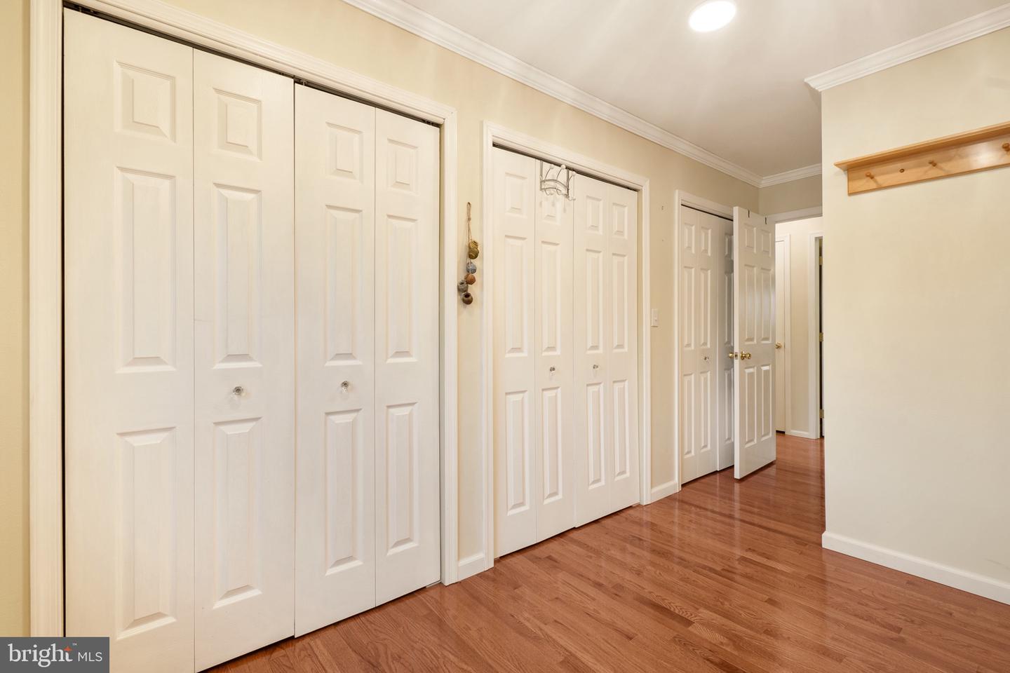 3246 Oakland Square Dr