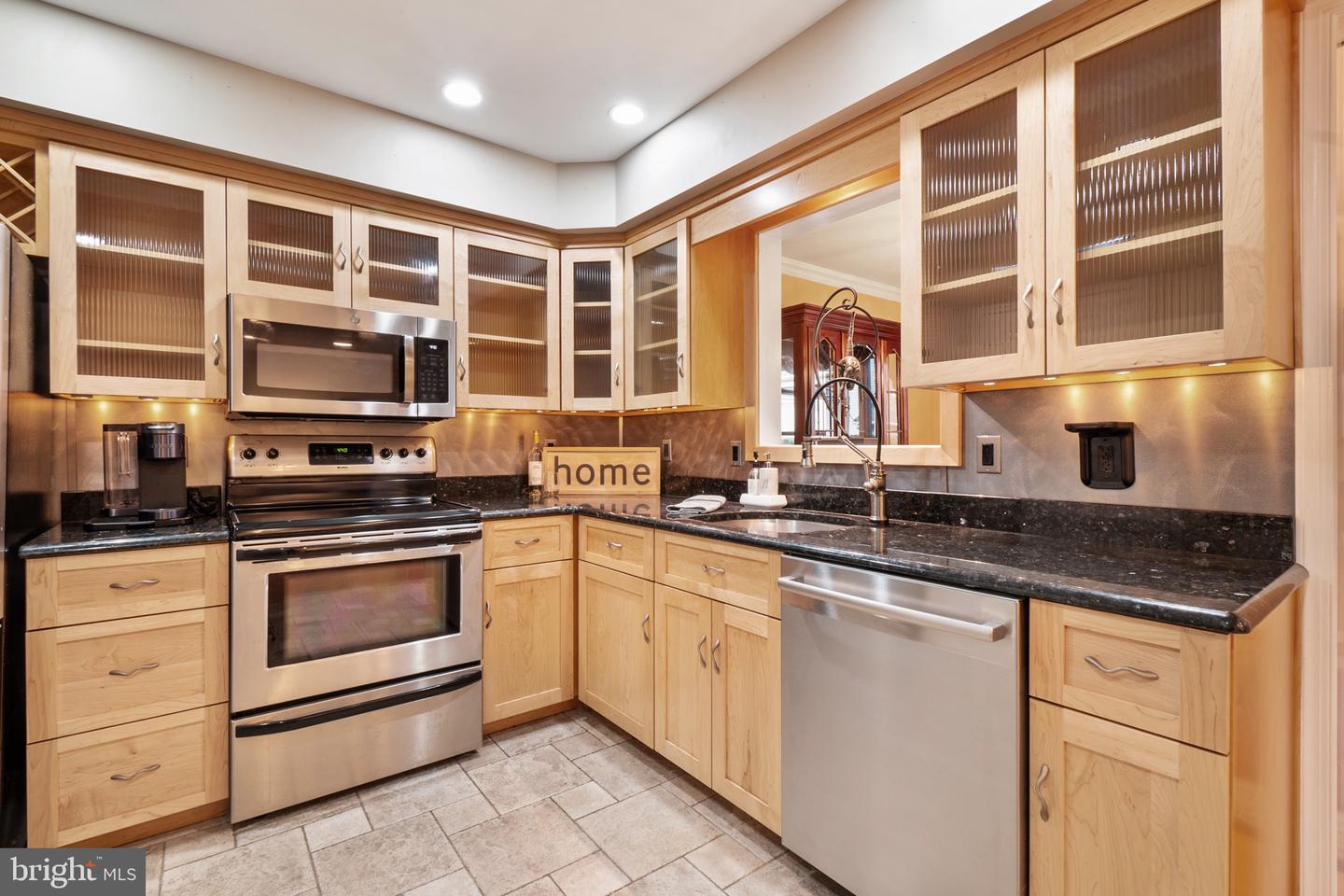 3246 Oakland Square Dr