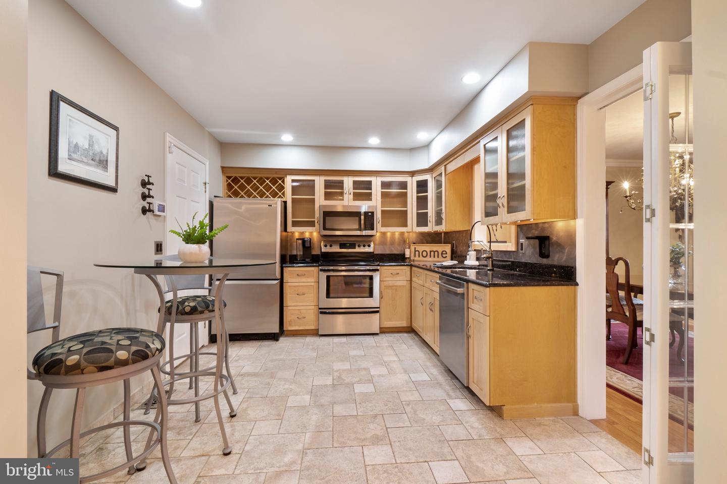 3246 Oakland Square Dr