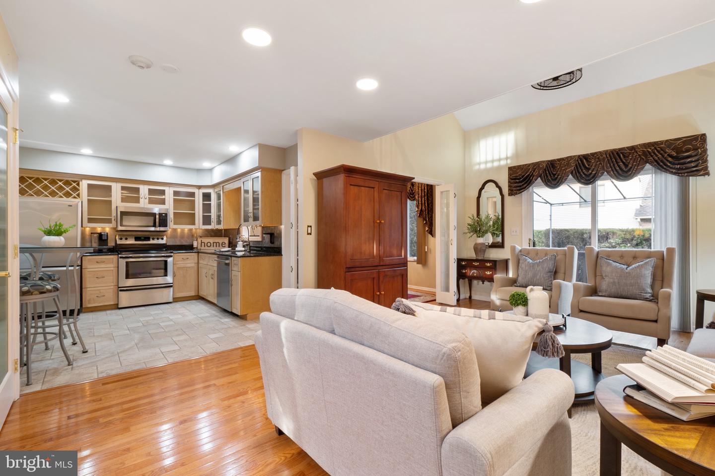 3246 Oakland Square Dr