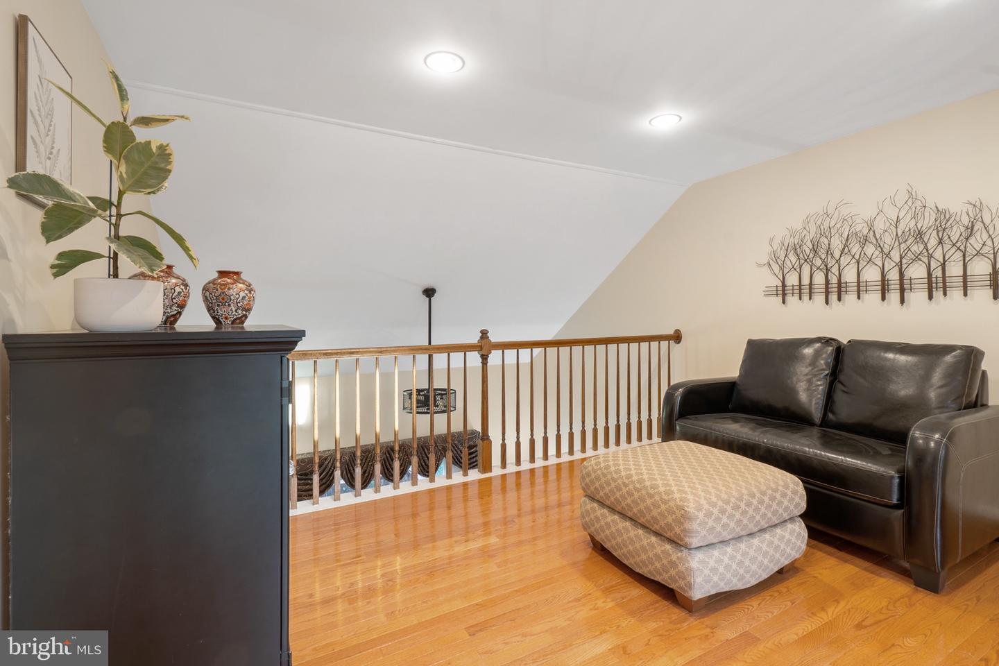 3246 Oakland Square Dr