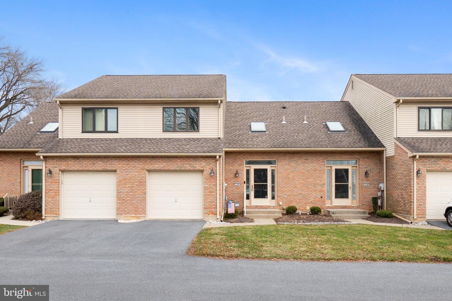 3246 Oakland Square Dr