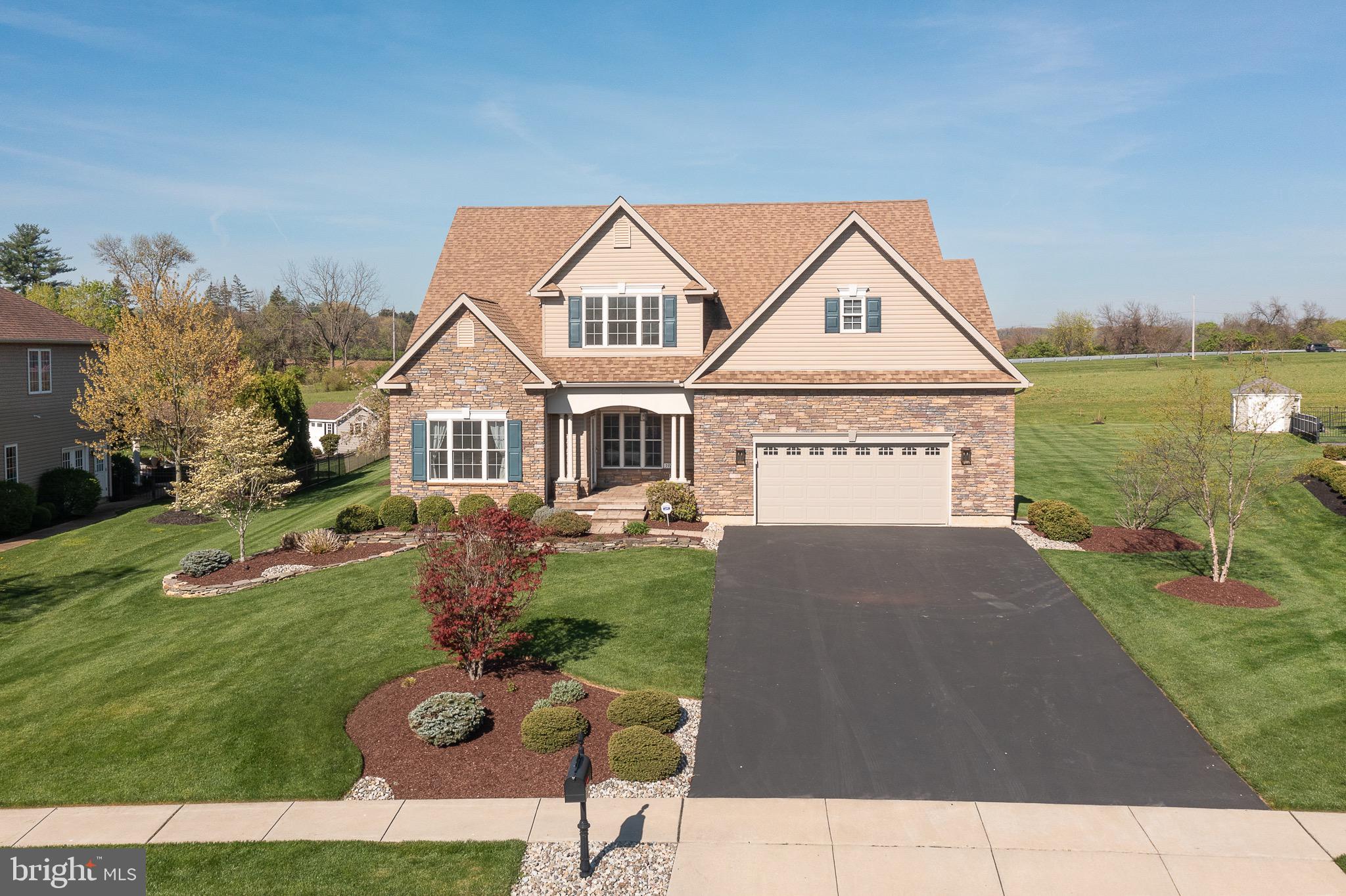 3915 White Barn Ln