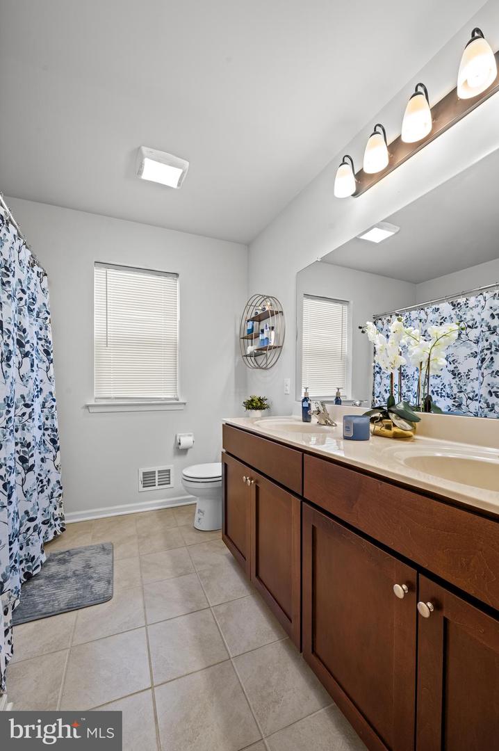 313 Kingsbarns Ln