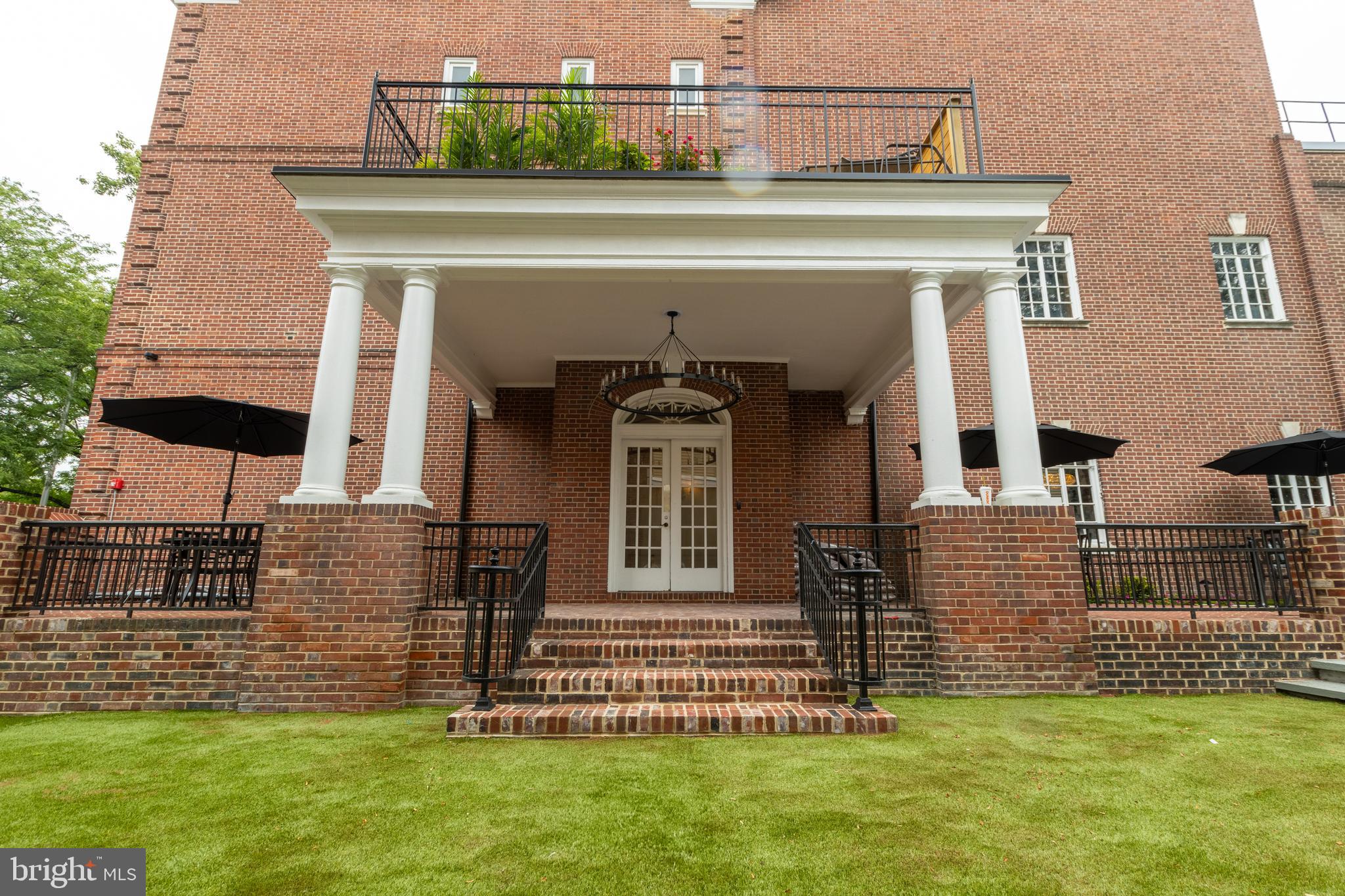 214 SPRING GARDEN ST #3A