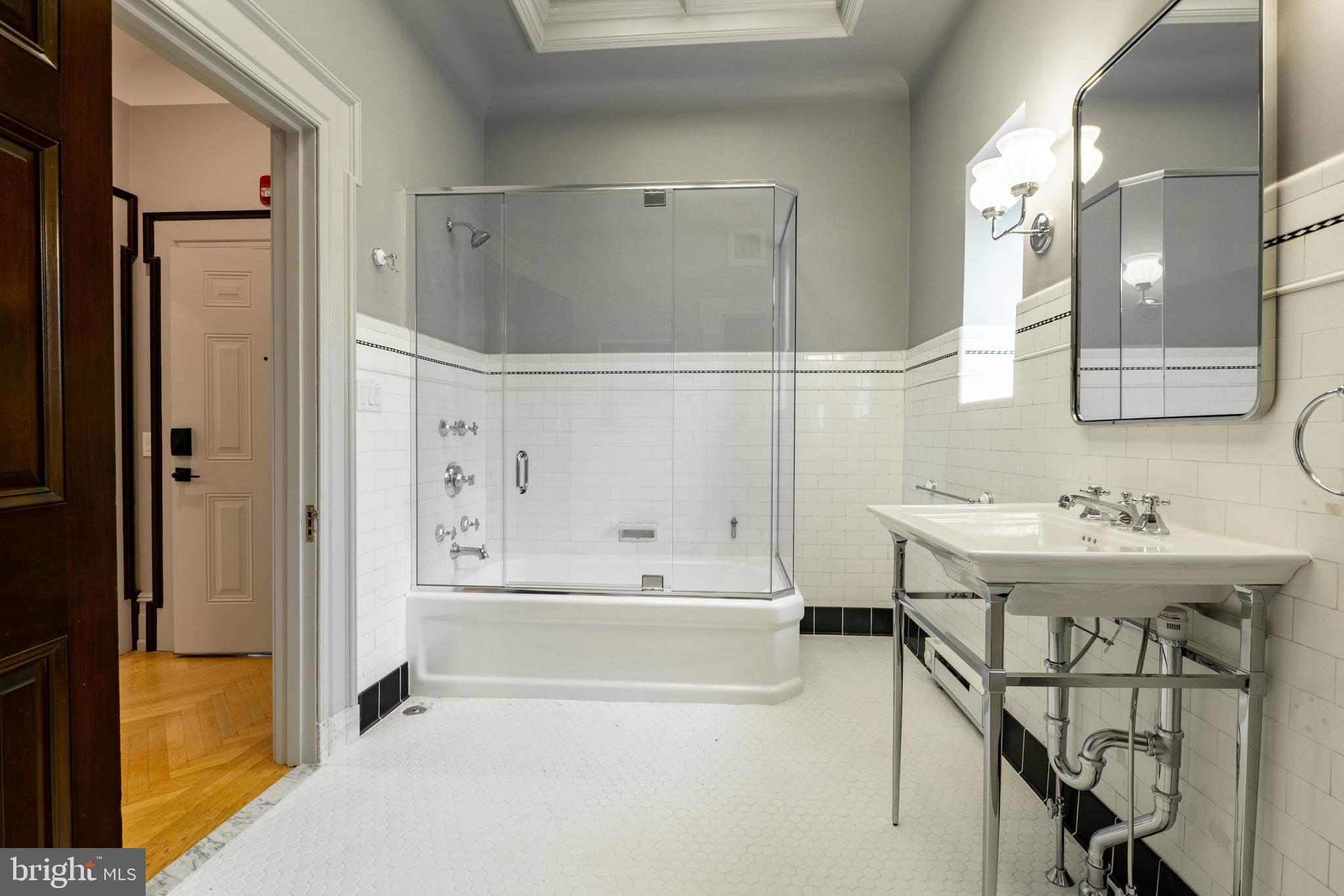 214 SPRING GARDEN ST #3A