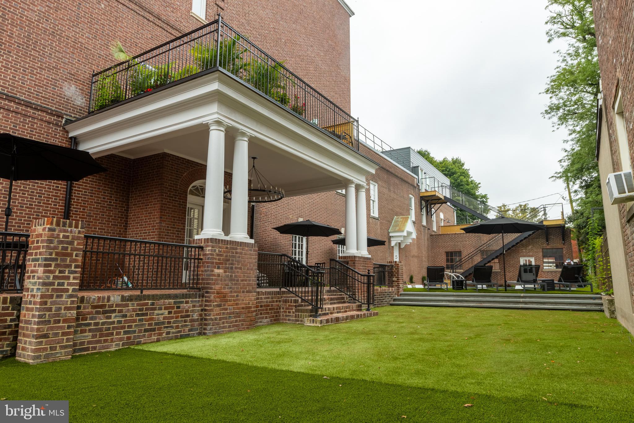 214 SPRING GARDEN ST #3A