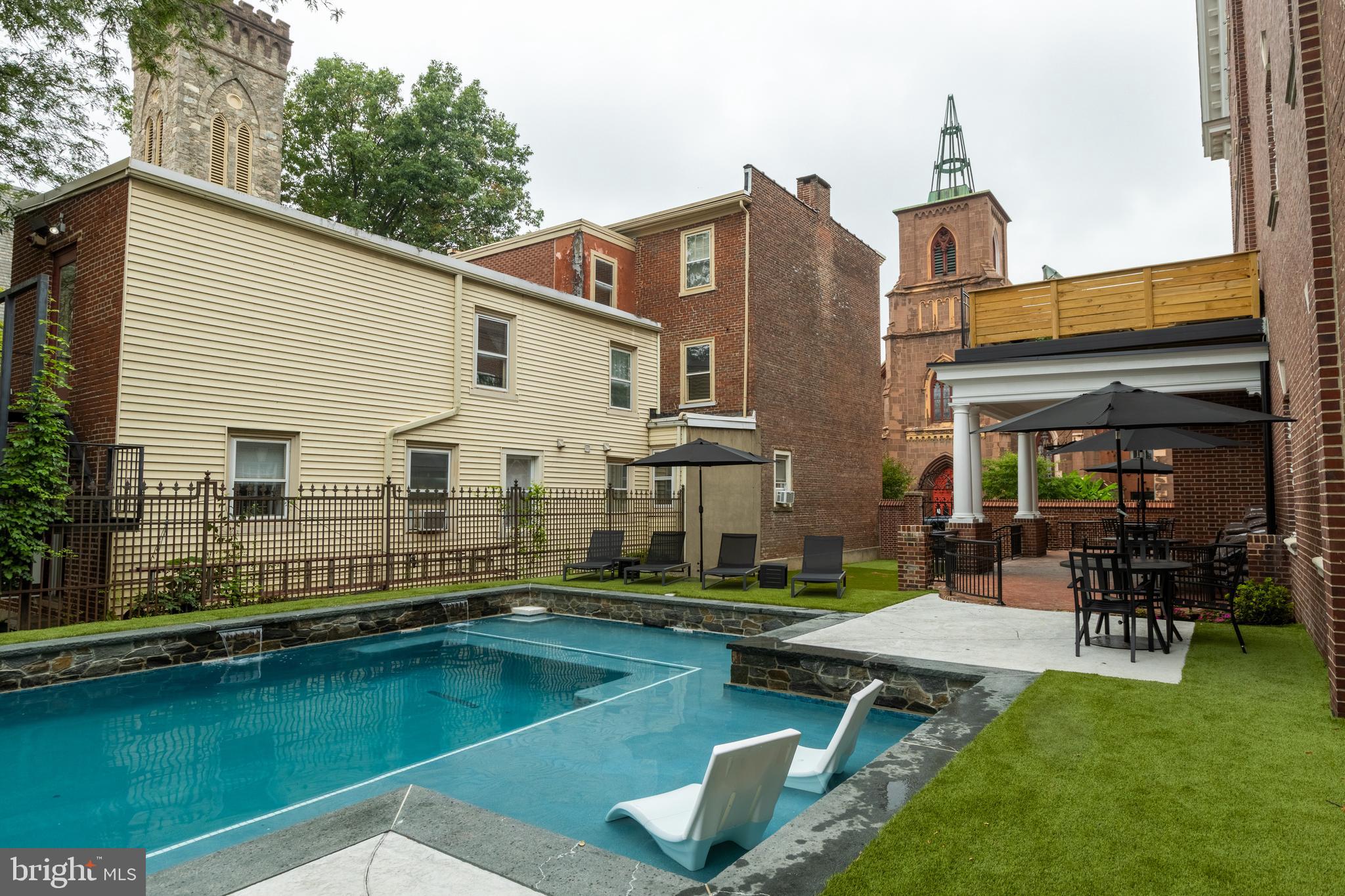 214 SPRING GARDEN ST #3A