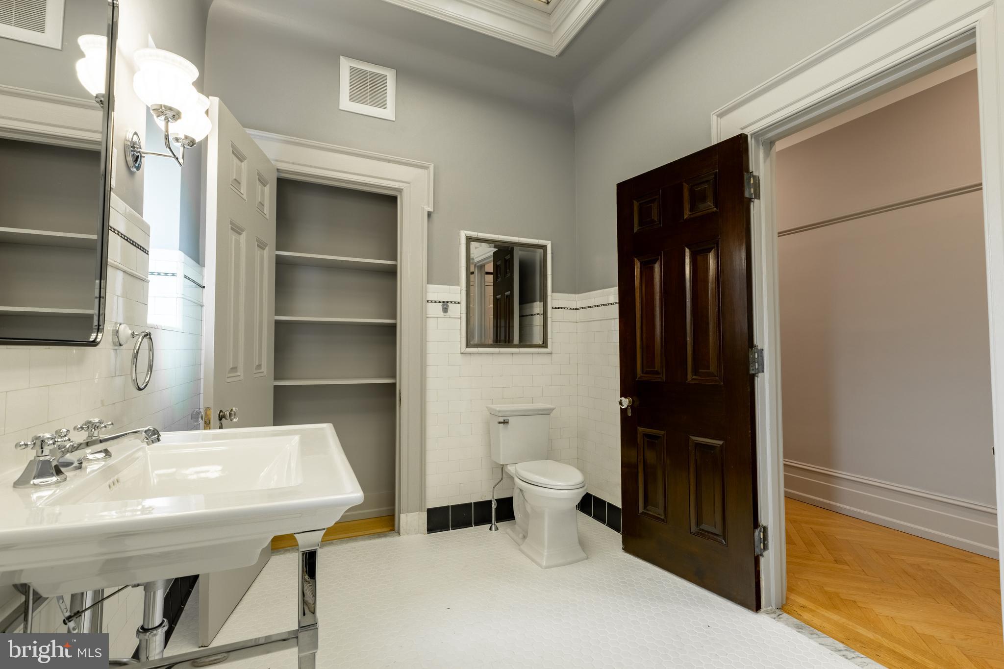 214 SPRING GARDEN ST #3A