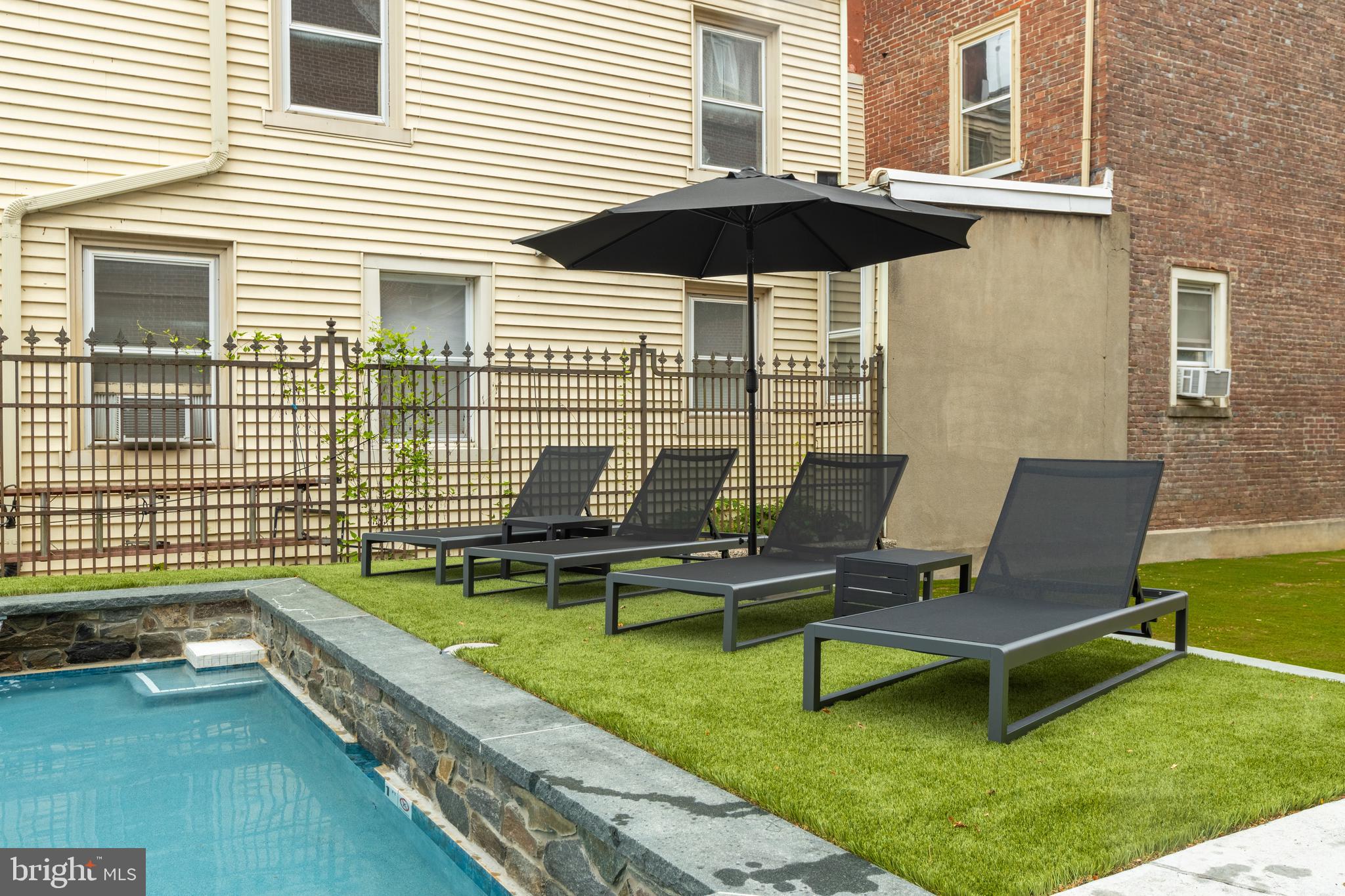 214 SPRING GARDEN ST #3A