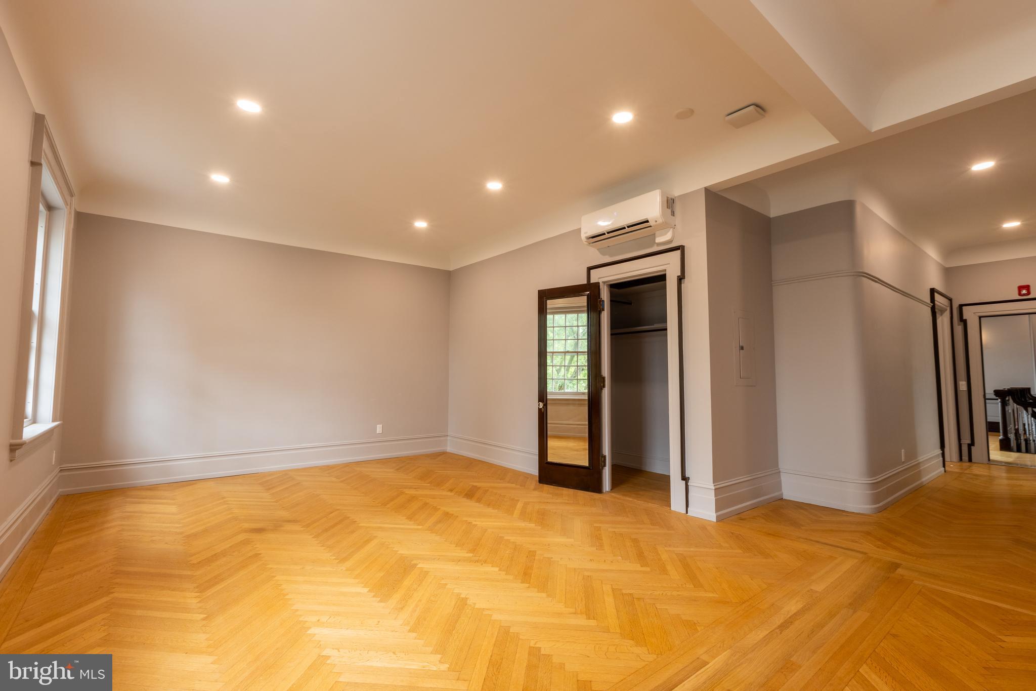 214 SPRING GARDEN ST #3A