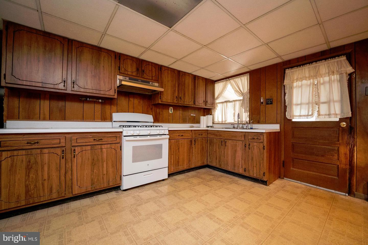 2270 Easton Rd