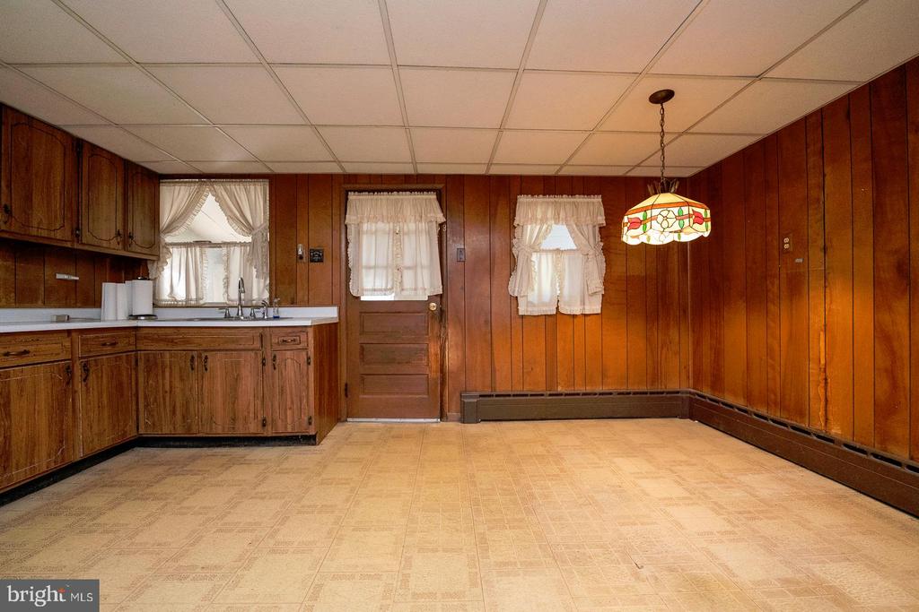 2270 Easton Rd