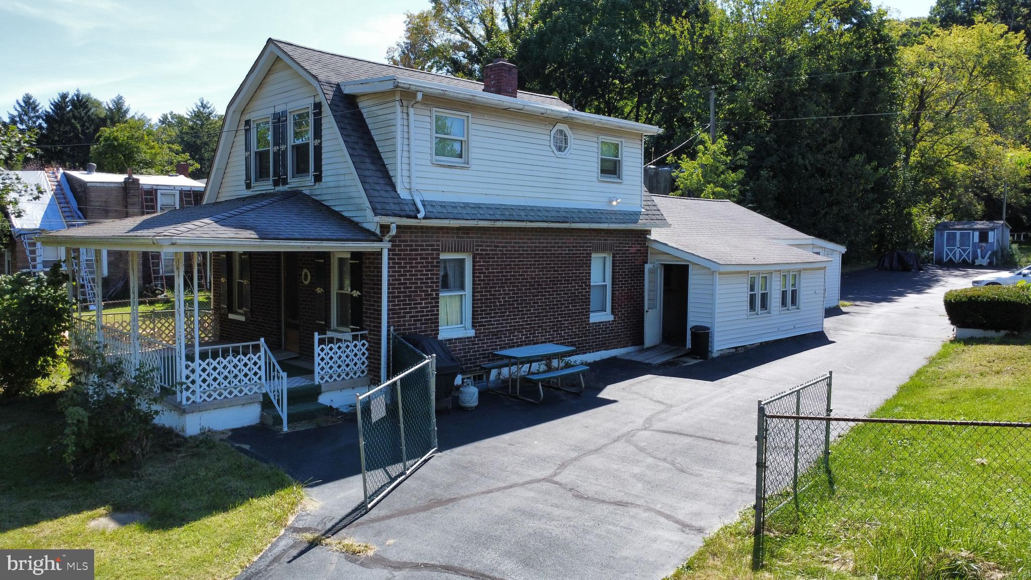 2270 Easton Rd