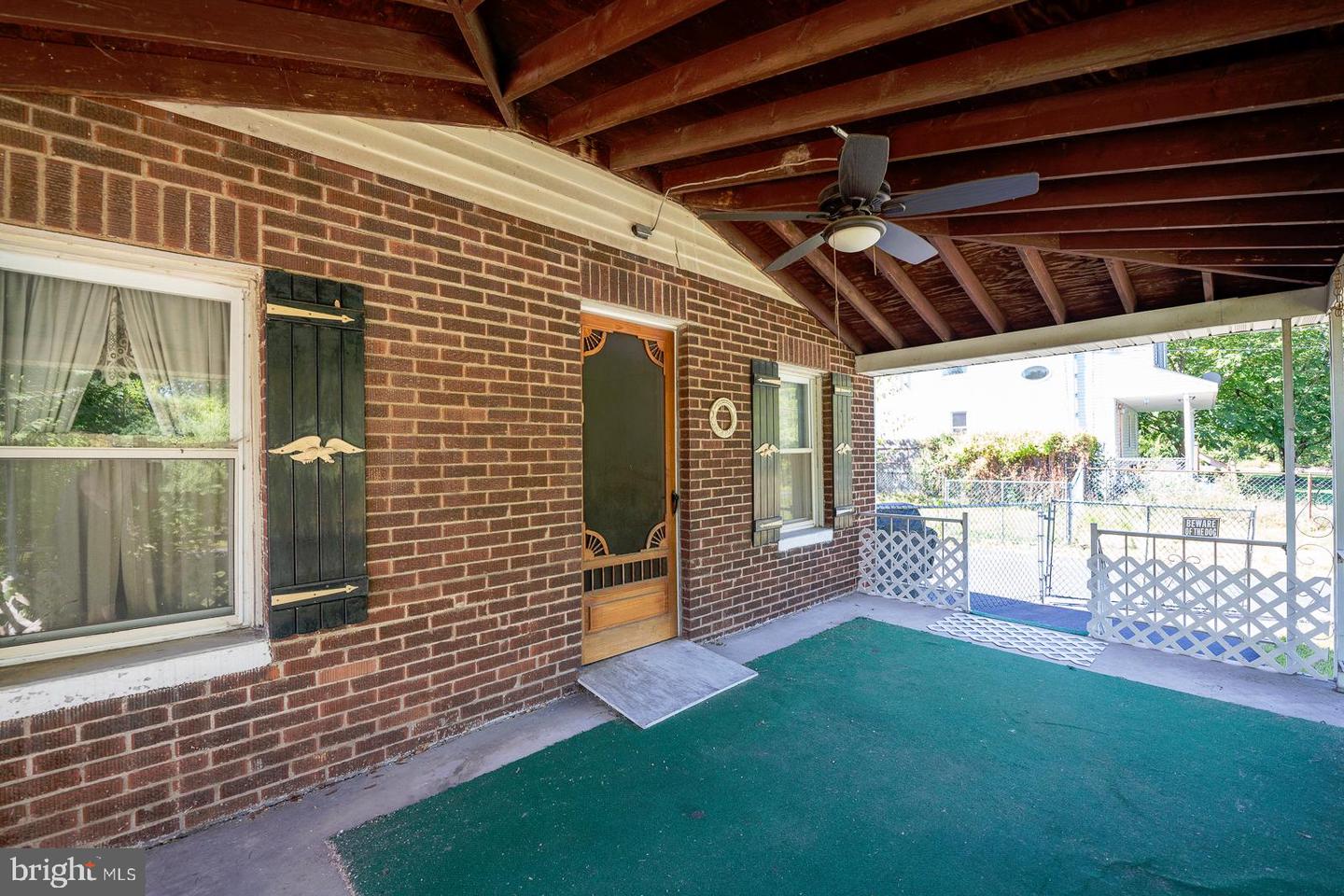 2270 Easton Rd