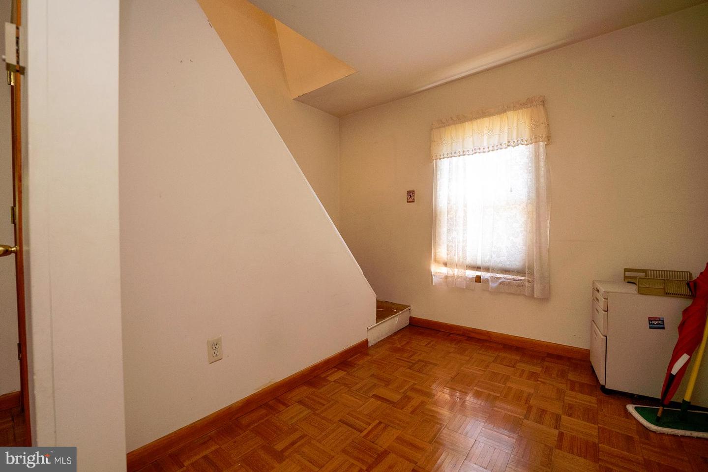 2270 Easton Rd