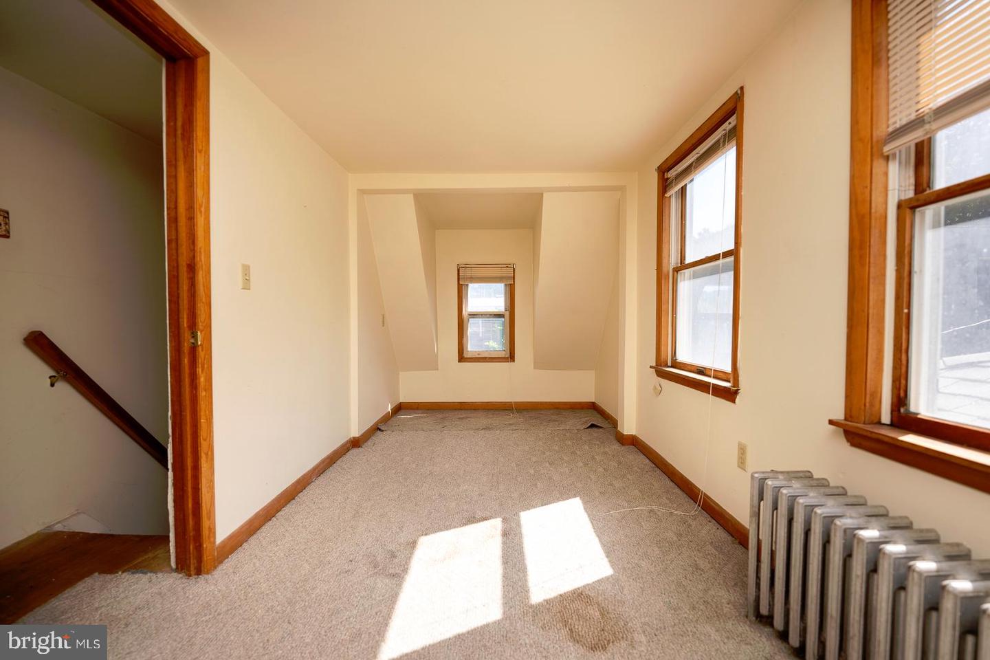 2270 Easton Rd