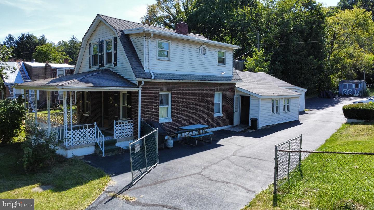 2270 Easton Rd