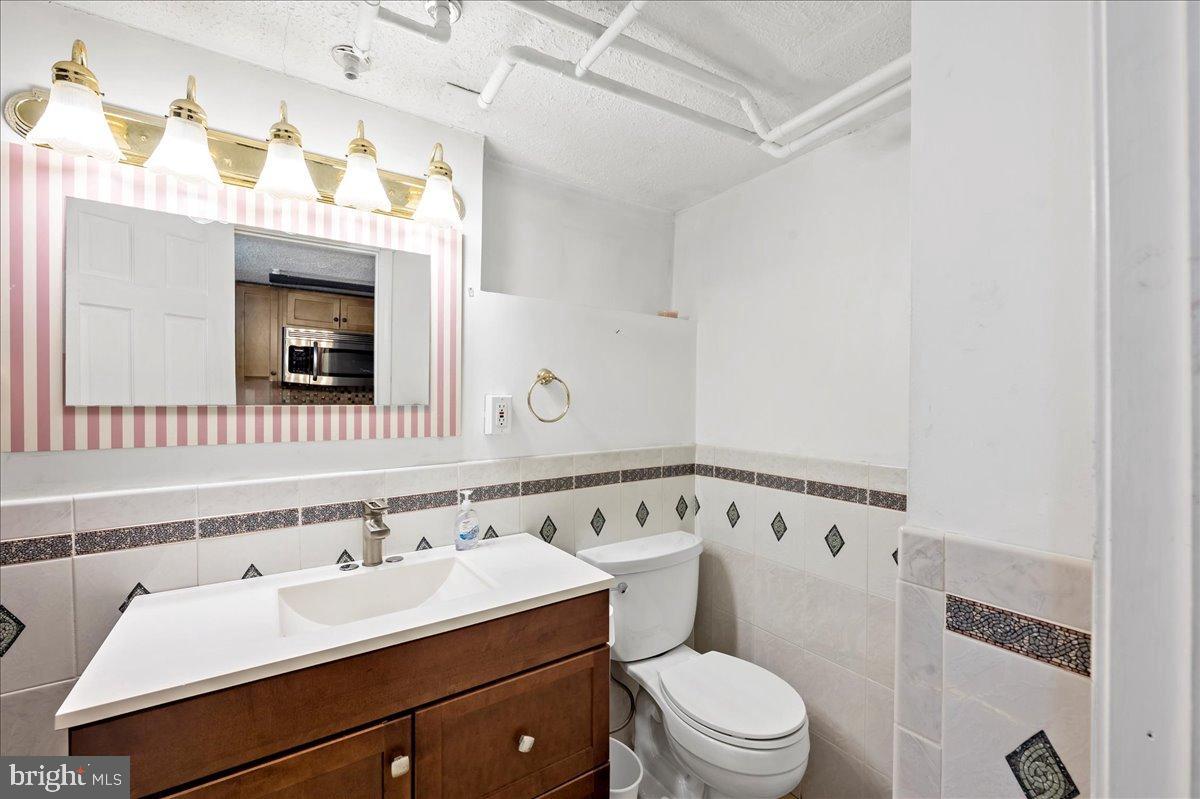 59 W MACADA ROAD