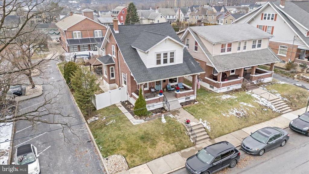 2122 LINCOLN