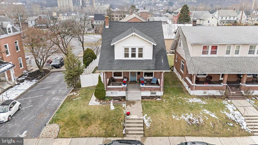 2122 LINCOLN