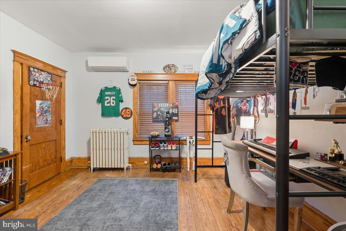2122 LINCOLN