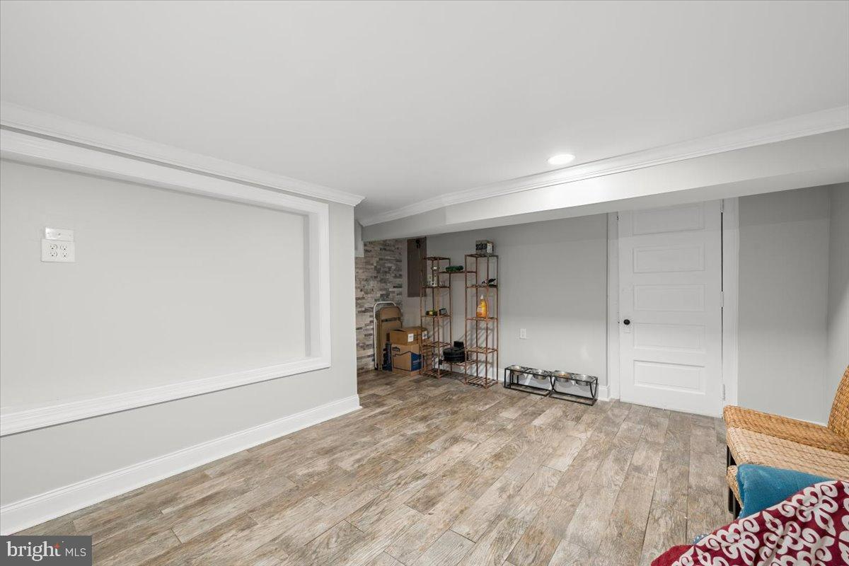 2122 LINCOLN