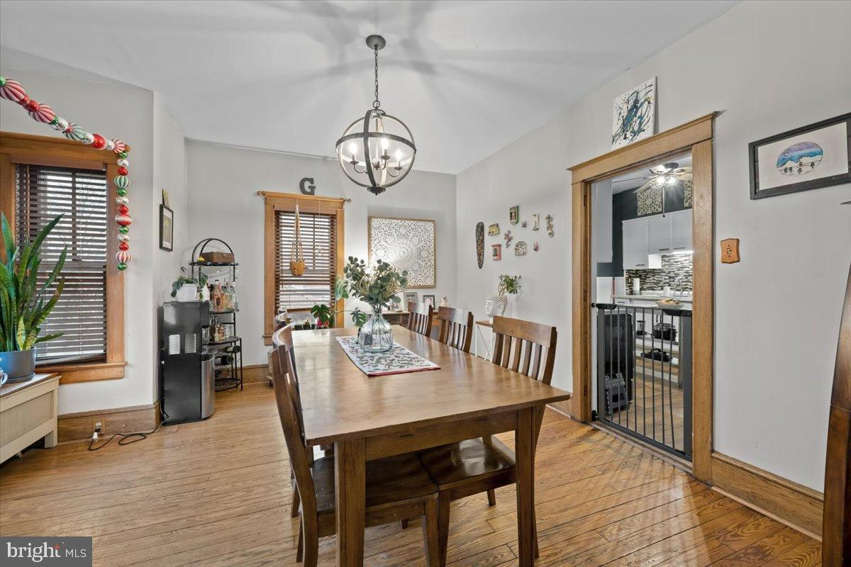2122 LINCOLN