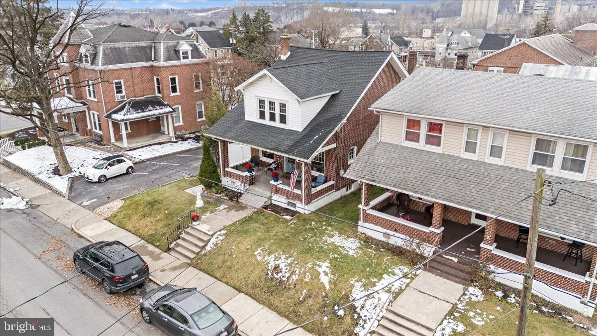 2122 LINCOLN