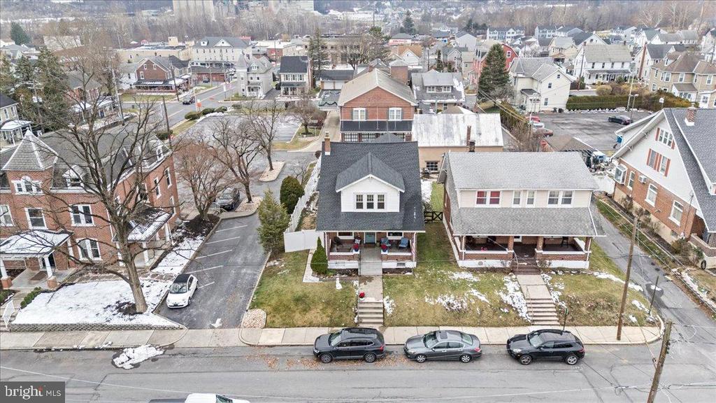 2122 LINCOLN