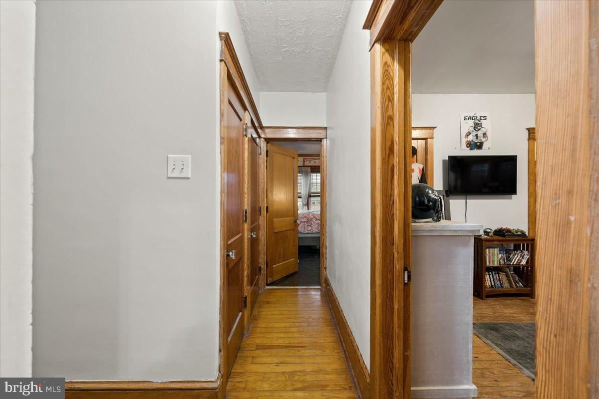 2122 LINCOLN