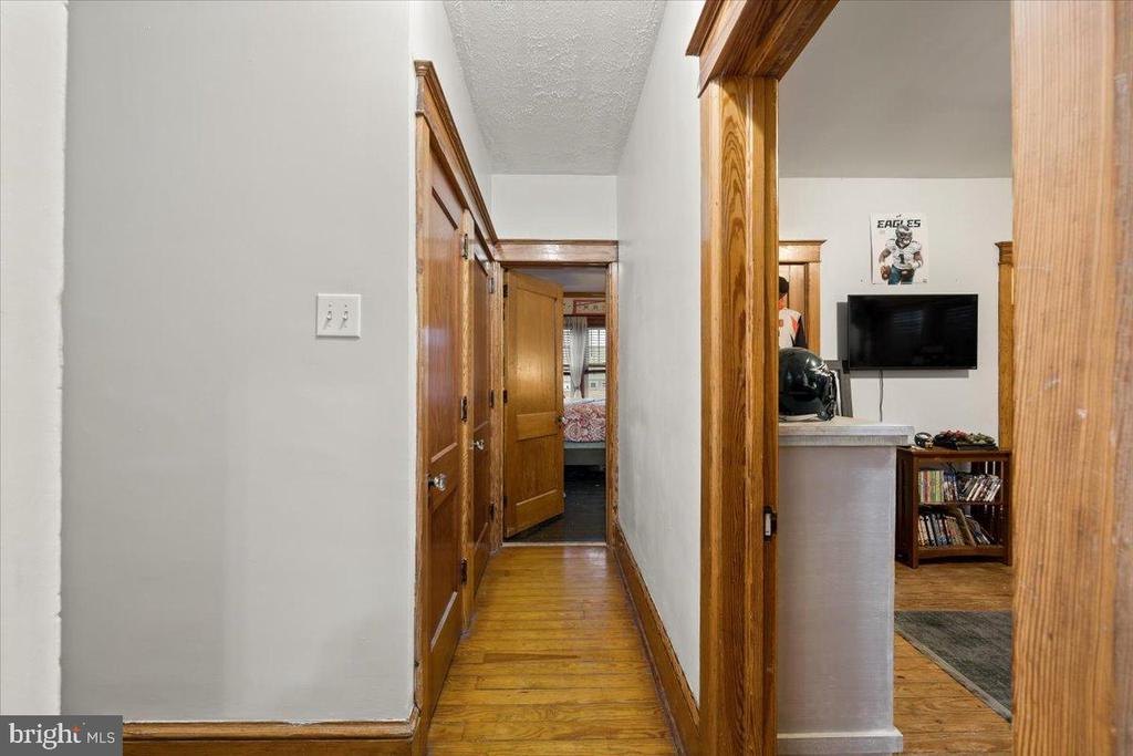 2122 LINCOLN