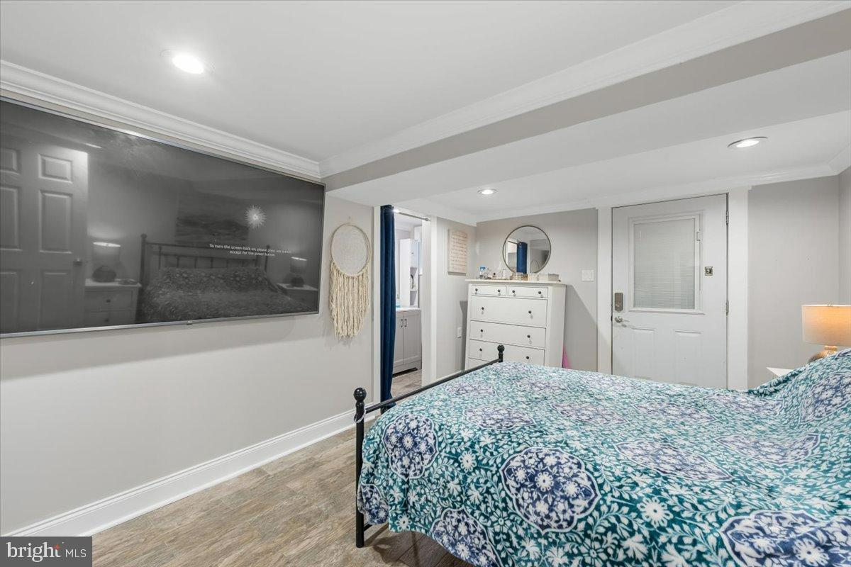 2122 LINCOLN