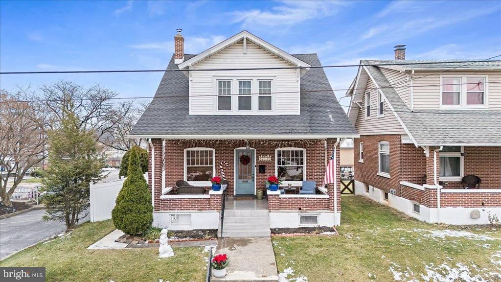 2122 LINCOLN