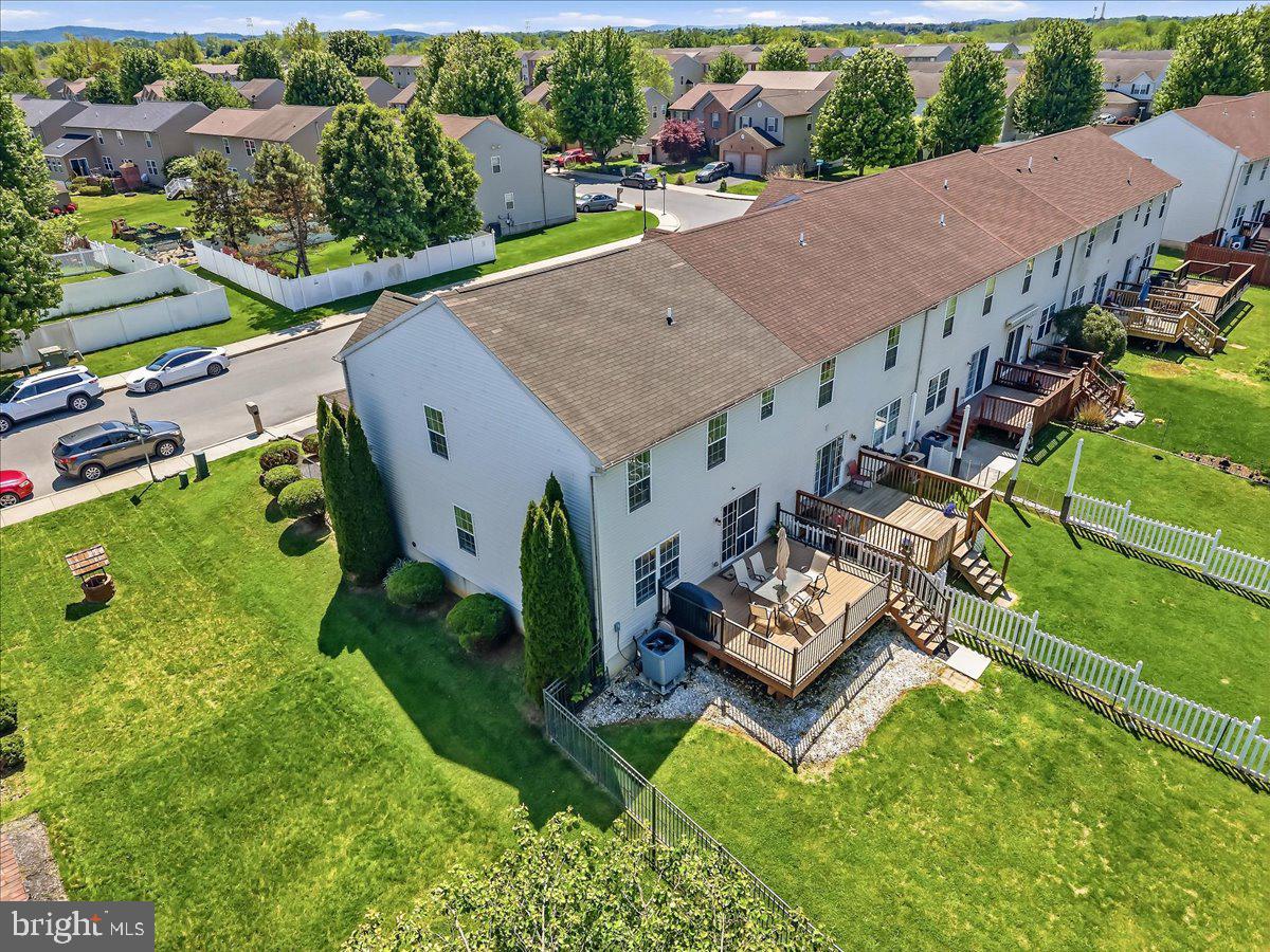 1260 HAWTHORN DRIVE