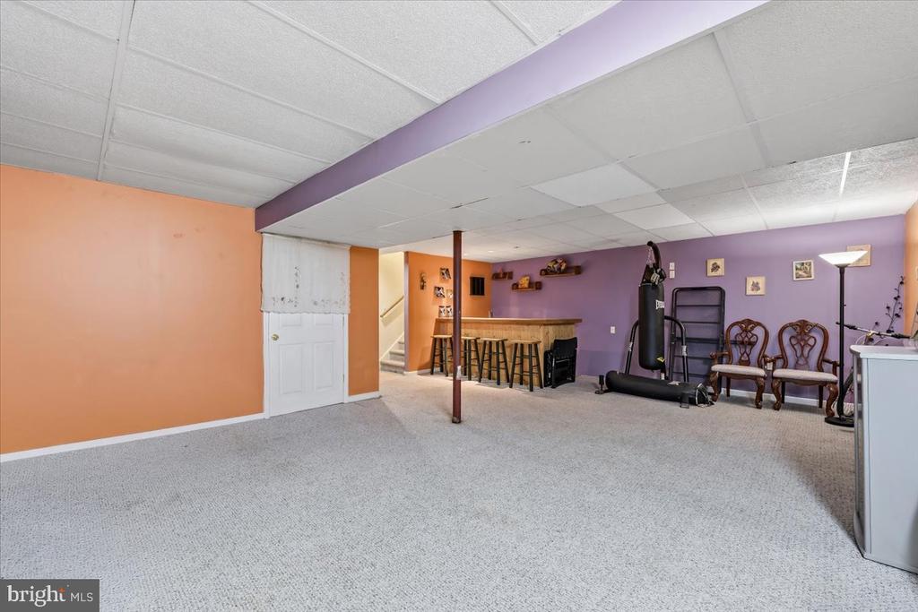 1260 HAWTHORN DRIVE