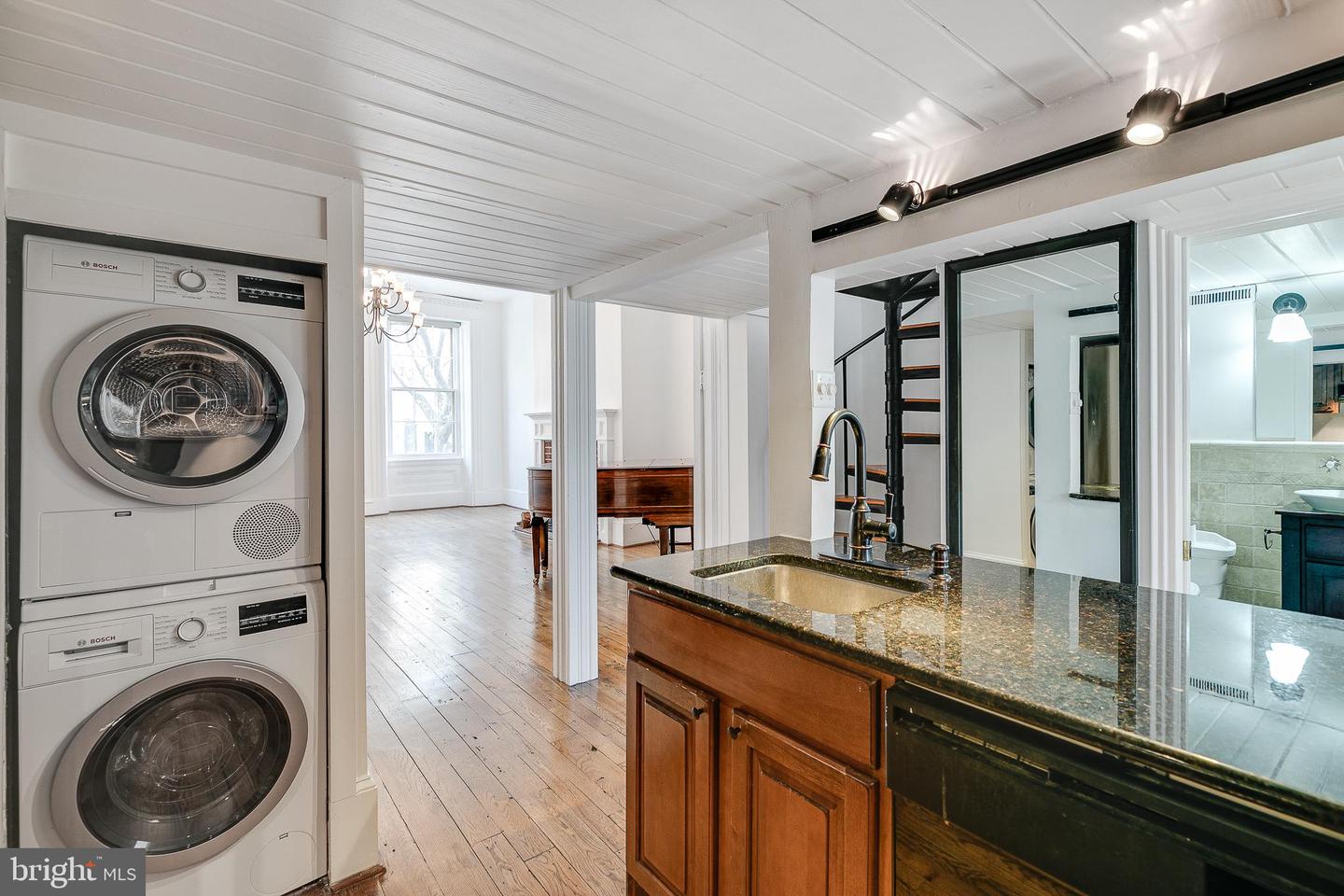 924 SPRUCE STREET Unit: 101