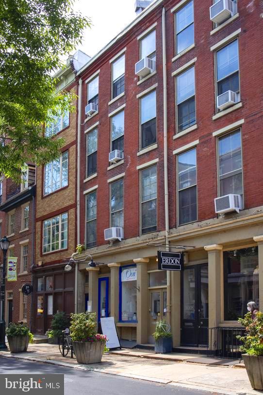 160-164 N 3RD STREET Unit: 162-2