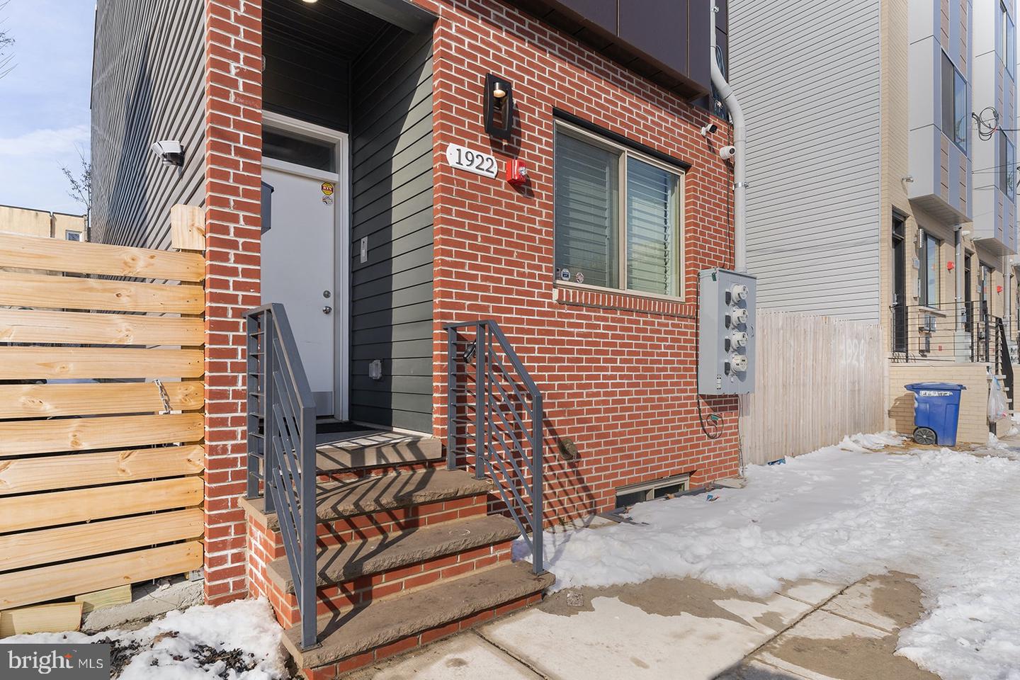 1922 N 6TH STREET Unit: 2