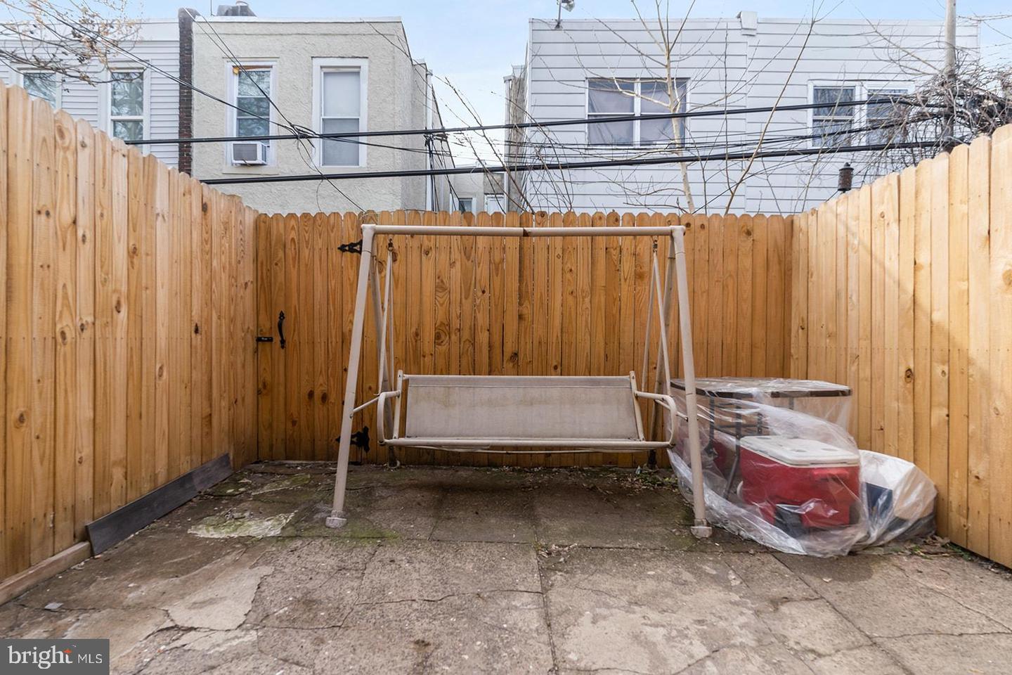 2220 Sigel STREET