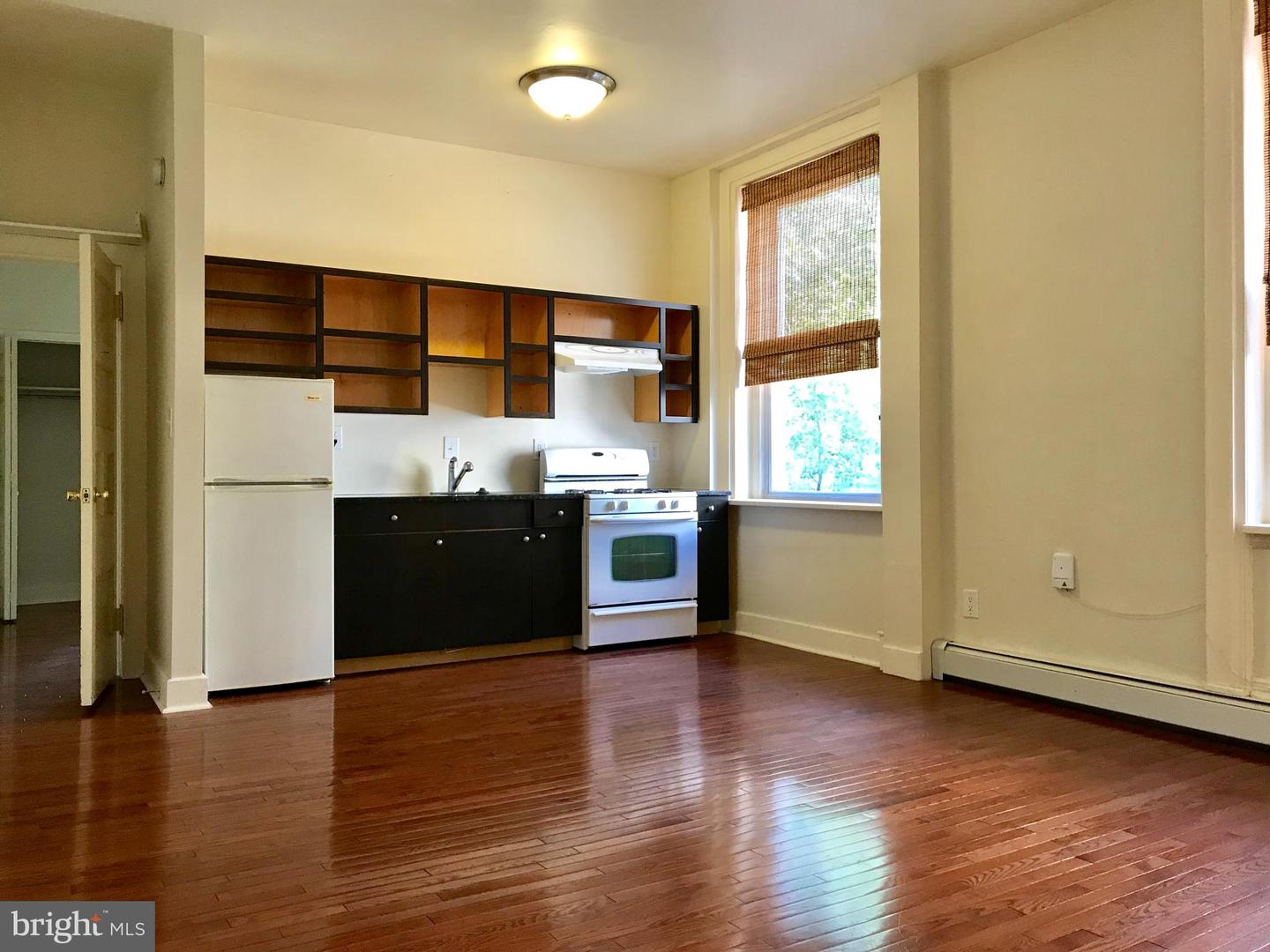 2029 SPRING GARDEN STREET Unit: 2R