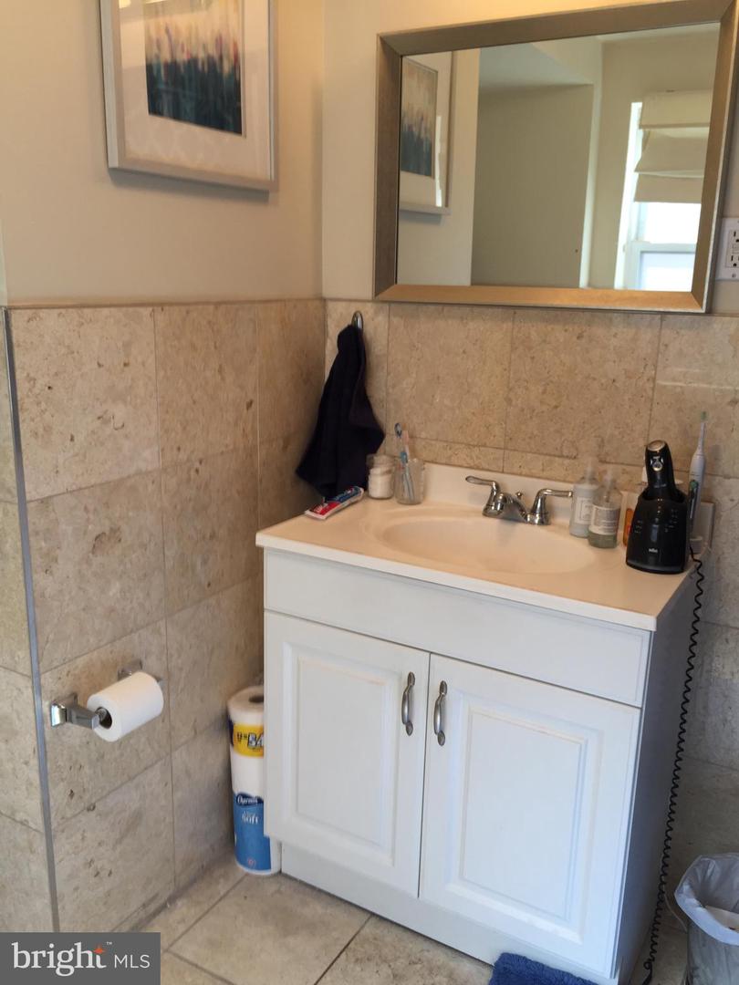 2029 SPRING GARDEN STREET Unit: 2R