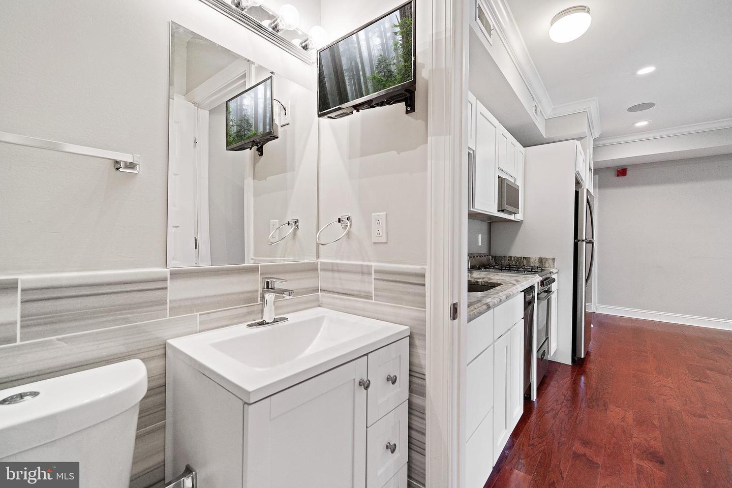 715 BELGRADE STREET Unit: 2F