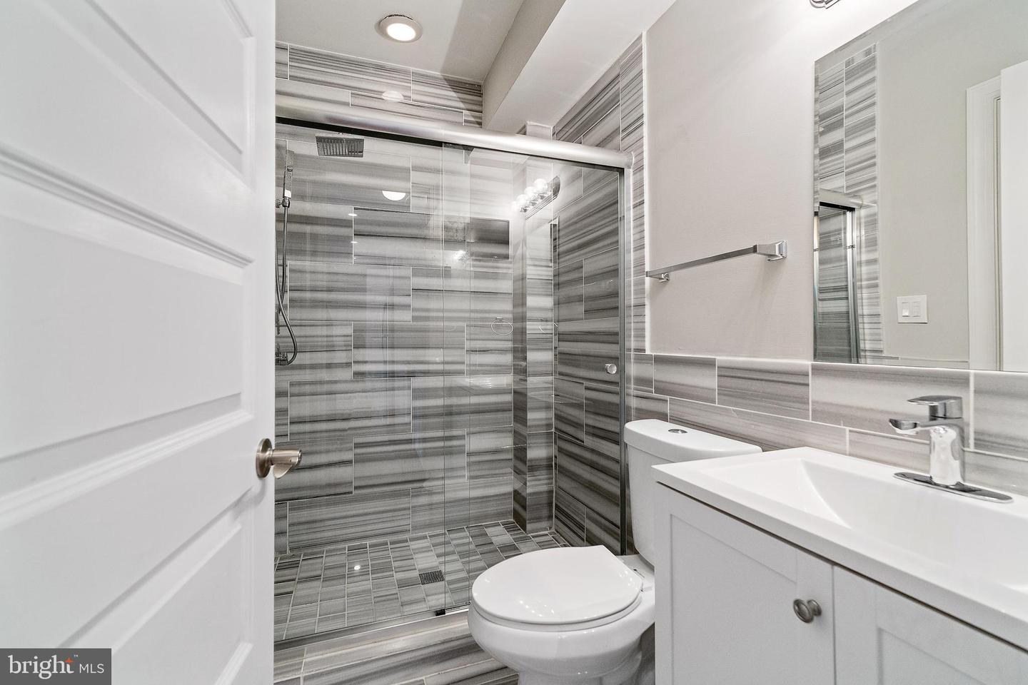 715 BELGRADE STREET Unit: 2F