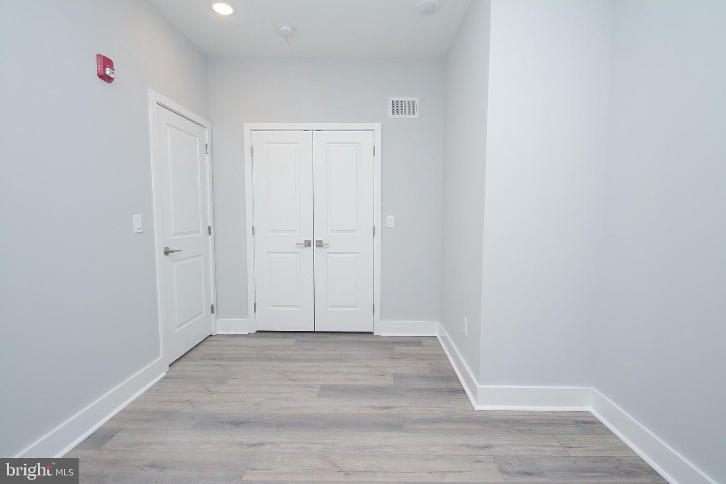 2423 Frankford AVENUE Unit: 3 (3RD FL FRONT)