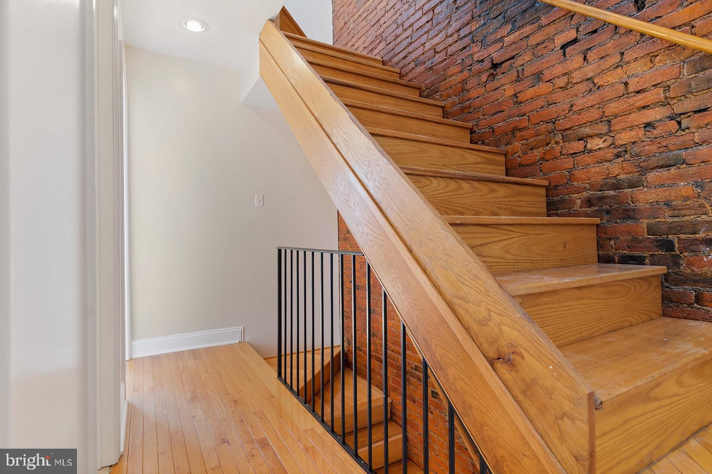 1114 LEOPARD STREET