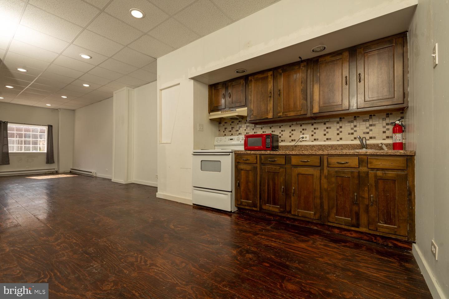 161 N 2ND STREET Unit: 1