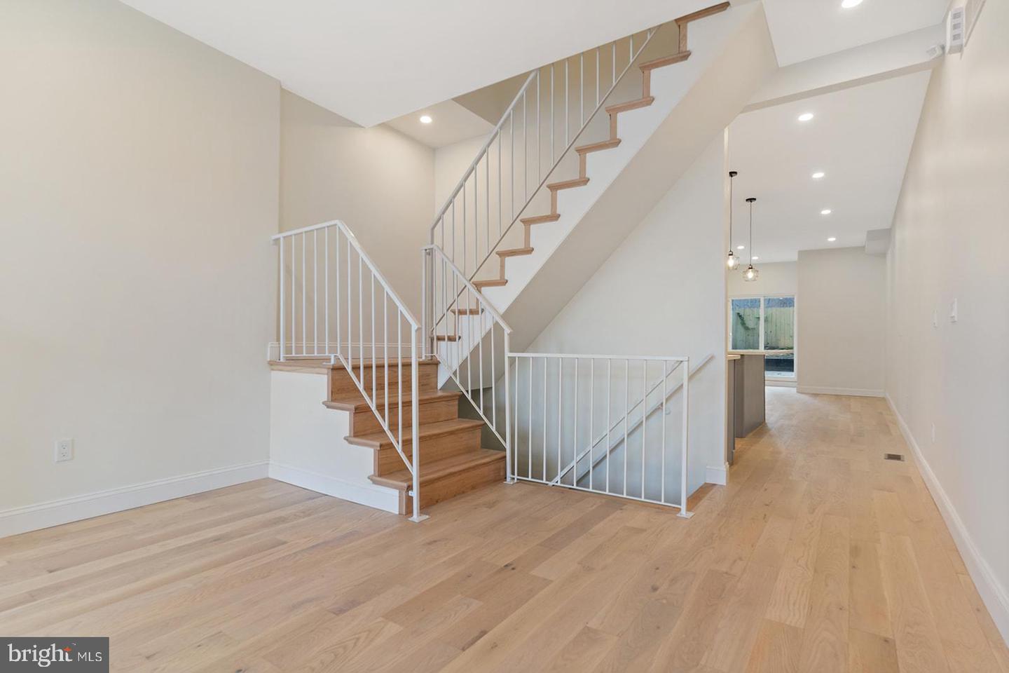 1644 N 6th STREET