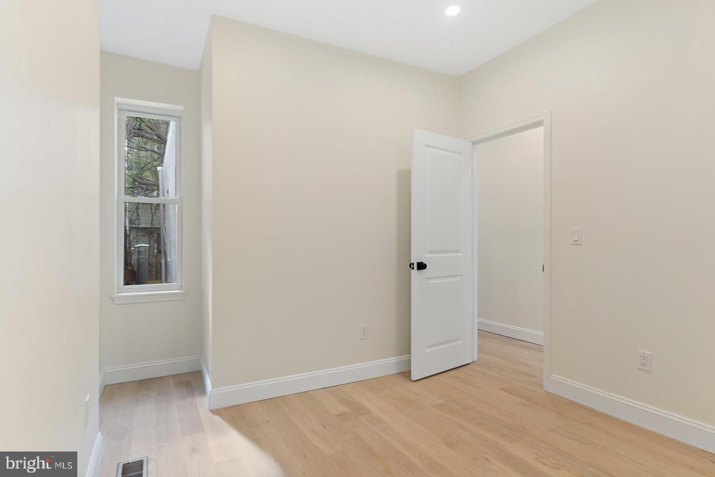 1644 N 6th STREET